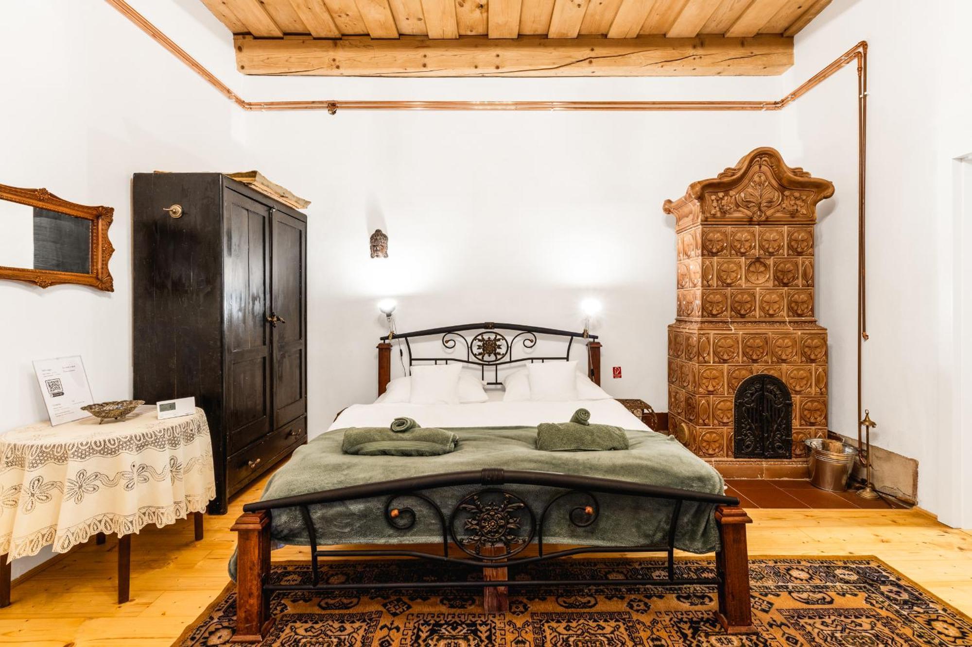Sovi Dom- Historicke Apartmany Z 19 Storocia, 4Km Od Banskej Stiavnice Svätý Anton エクステリア 写真