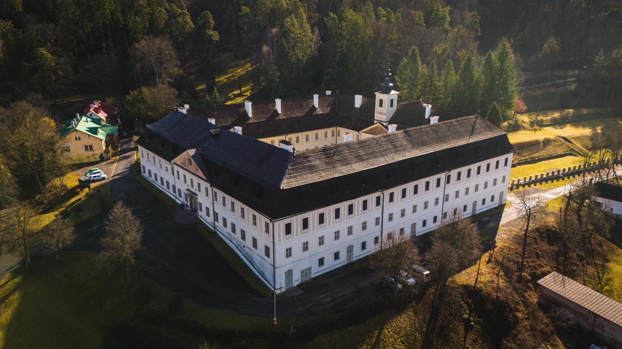 Sovi Dom- Historicke Apartmany Z 19 Storocia, 4Km Od Banskej Stiavnice Svätý Anton エクステリア 写真